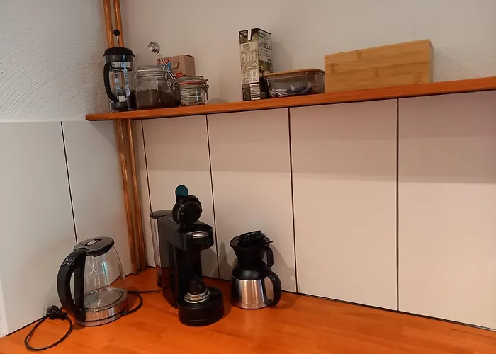 Explorer's & Helminghausen